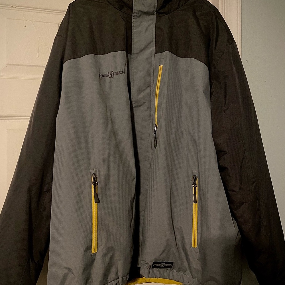 FreeTech Men’s 2XL Heavy Duty Insulated Warm Outdoor Winter Jacket Hike Ski Snow